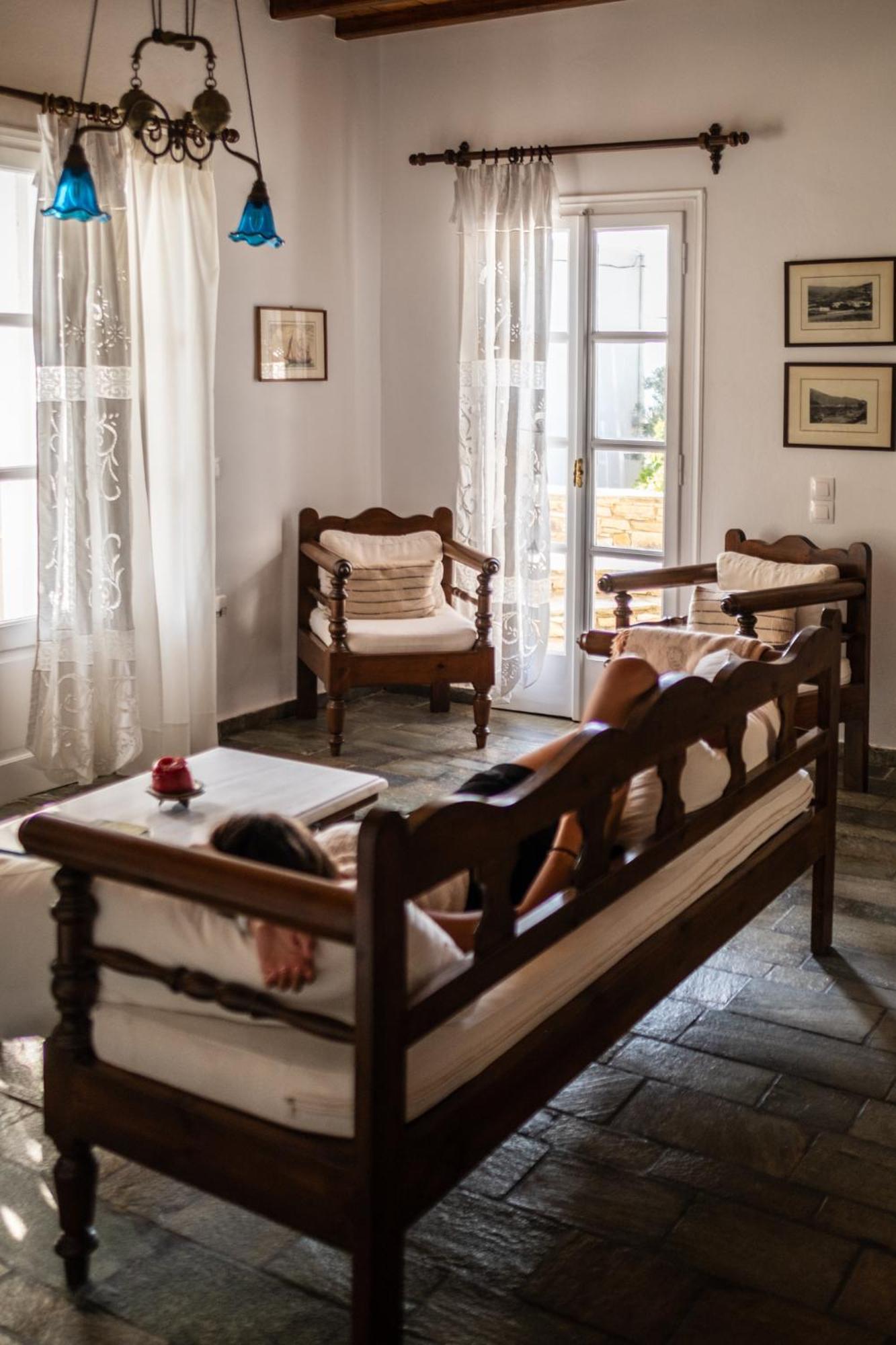 Romano Garden House - Land Tales Agios Romanos Bagian luar foto