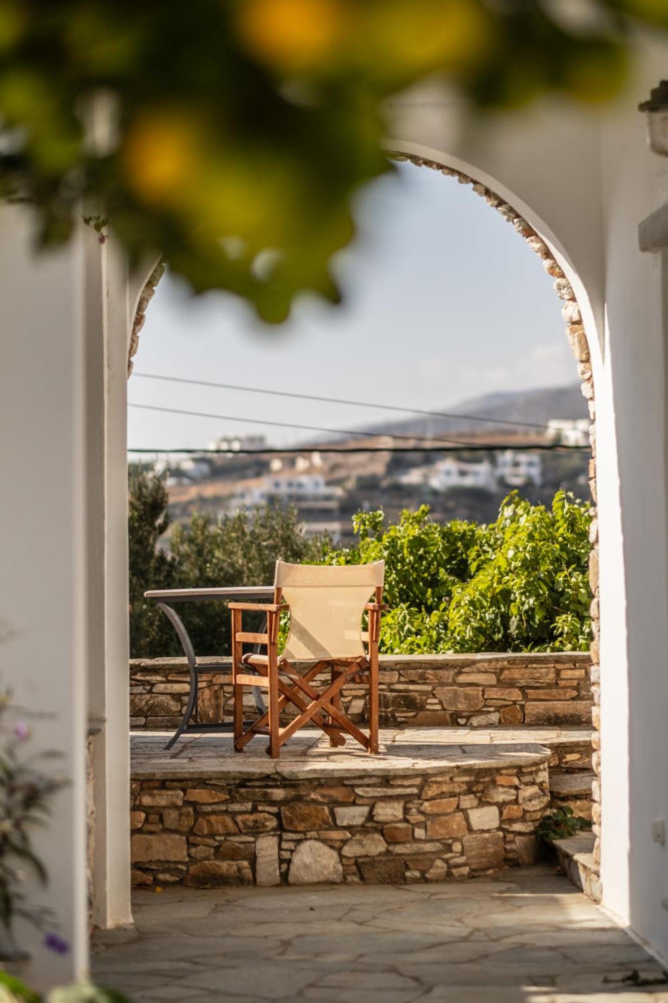 Romano Garden House - Land Tales Agios Romanos Bagian luar foto